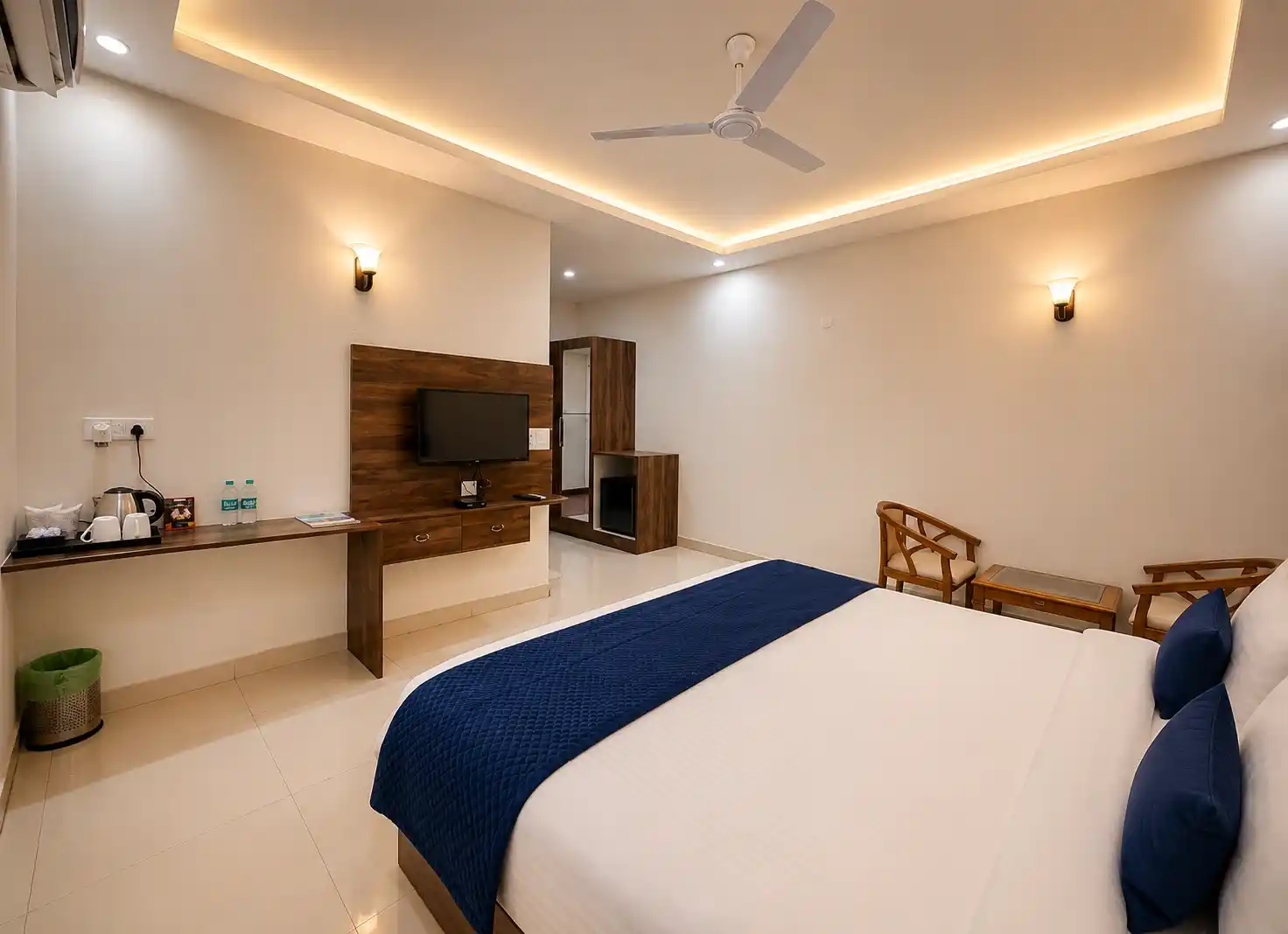 Deluxe Bathroom